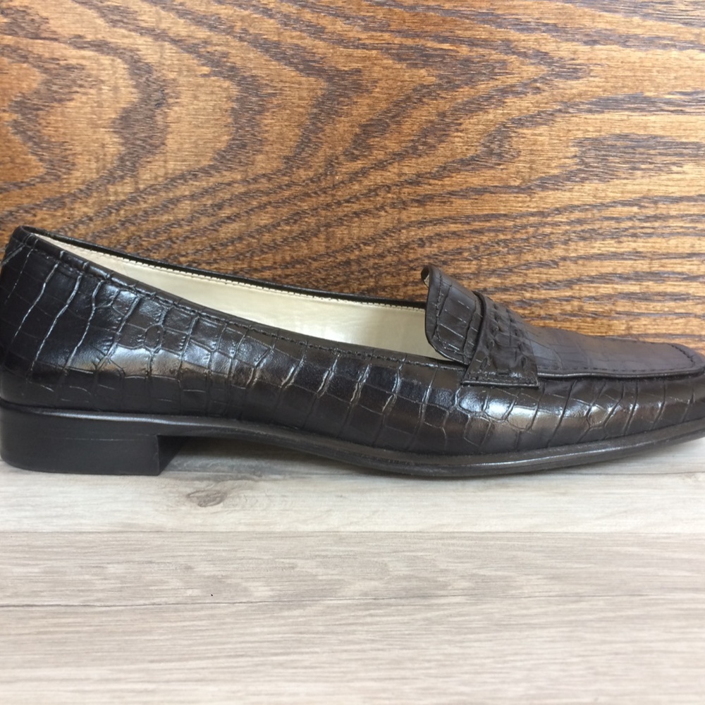 Classic Croc-Embossed Leather Loafer in Dark Brown
